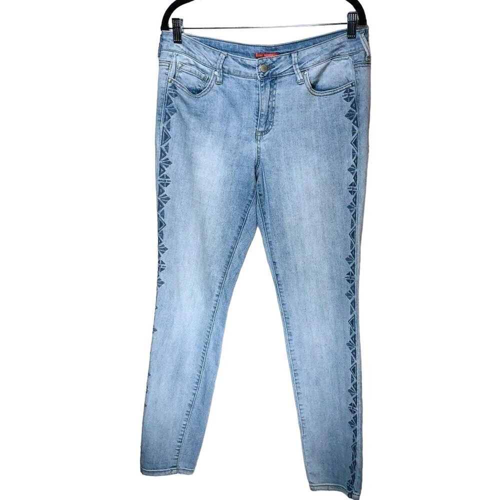 Chelsea & Violet Denim Embroidered Tapered Leg Women Jeans Size 30 Side design
